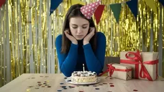 Was es laut Psychologie wirklich bedeutet, wenn du deinen Geburtstag nicht gerne feierst